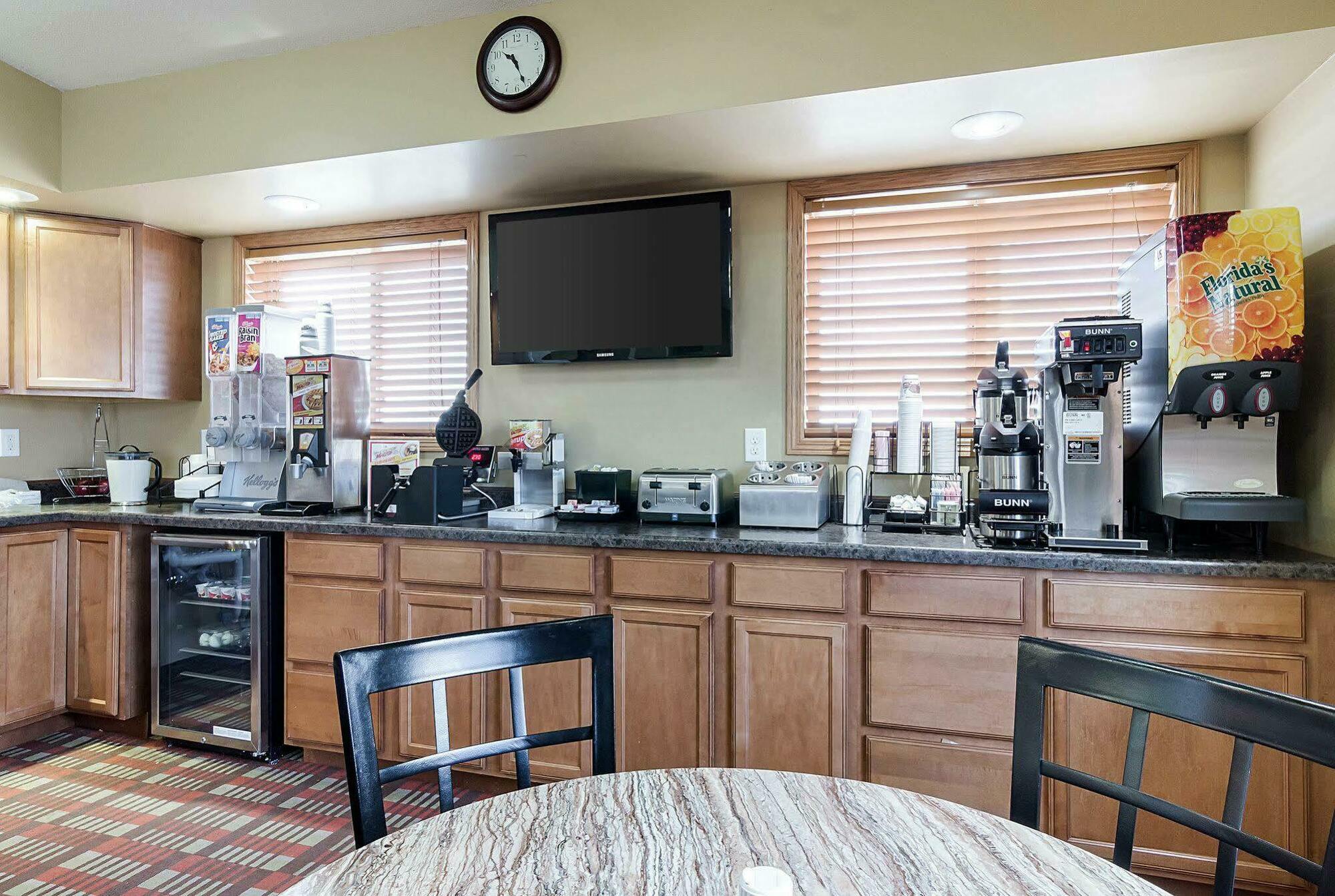 Econo Lodge Jamestown Kültér fotó